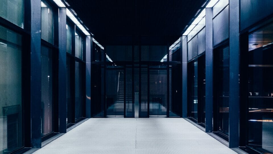 The exponential Growth of Hardware and the linear Growth of Software